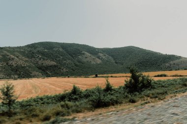 Geliyoruz. Oguz-Sheki yolu. Seyahat, tatil, tatil ve yaz maceraları..