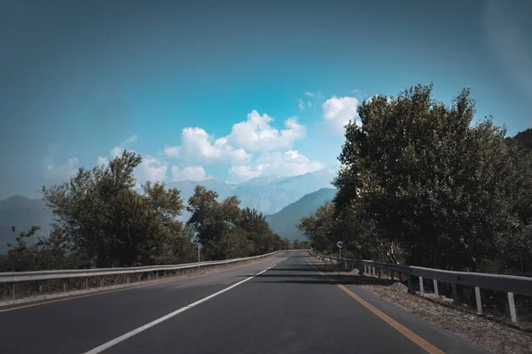 Oğuz bölgesi. Yaz tatilleri ve tatil konsepti. Oğuz, Azerbaycan. 13.07.2025.