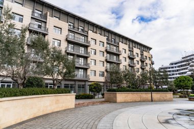 Bakü Beyaz Şehri 'nin modern şehir mimarisi. Şehir binası, inşaat ve şehir planlama konsepti. Bakü, Azerbaycan. 14.02.2026.