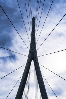 Yaya Köprüsü ve Times Meydanı Kompleksi 2025. Bakü Beyaz Şehir Bölgesi. Şehir binası, inşaat ve şehir planlama konsepti. Bakü, Azerbaycan. 14 Şubat 2026.