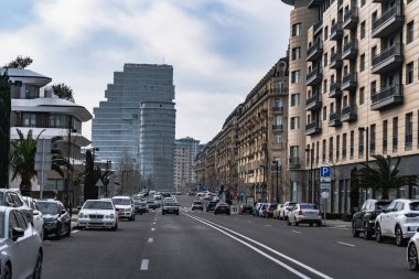 Bakü Beyaz Şehri 'nin modern şehir mimarisi. Şehir binası, inşaat ve şehir planlama konsepti. Bakü, Azerbaycan. 14.02.2026.