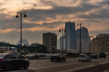 Bakü Beyaz Şehir Bölgesi. Şehir hayatı, tatil ve şehir konsepti. Bakü, Azerbaycan. 14.02.2026.