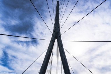 Yaya Köprüsü ve Times Meydanı Kompleksi 2025. Bakü Beyaz Şehir Bölgesi. Şehir binası, inşaat ve şehir planlama konsepti. Bakü, Azerbaycan. 14 Şubat 2026.