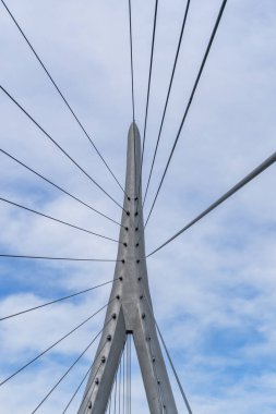 Yaya Köprüsü ve Times Meydanı Kompleksi 2025. Bakü Beyaz Şehir Bölgesi. Şehir binası, inşaat ve şehir planlama konsepti. Bakü, Azerbaycan. 14 Şubat 2026.