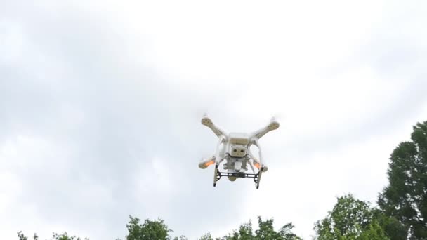 Drone flying in slow motion — Stock Video