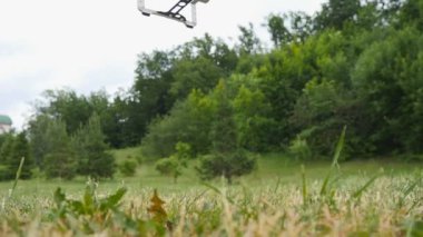 Uçan helikopter iniş