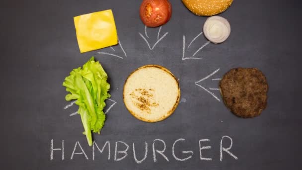 Het opbouwen van een hamburger. Stop motion animatie — Stockvideo