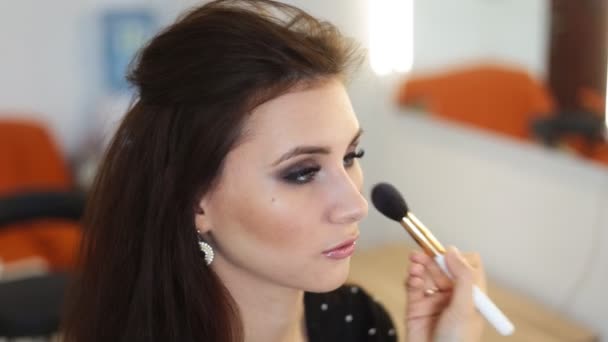 Trabajo de maquillador — Vídeo de stock