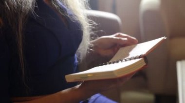 Kadın yazma eğitim Cafe Restaurant