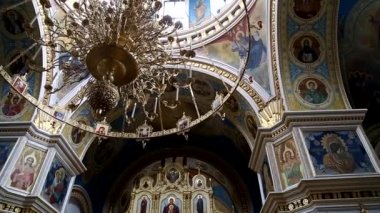 Rus Ortodoks Kilisesinin İçi