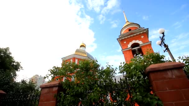 Interiør af den russisk-ortodokse kirke – Stock-video