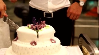 kesme düğün pastası