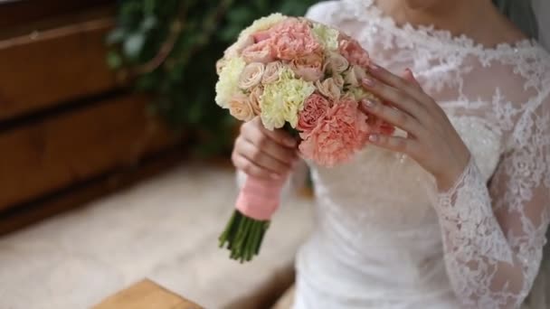 Bruden och brudgummen på bröllop — Stockvideo