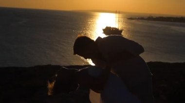 siluet çift öpüşme