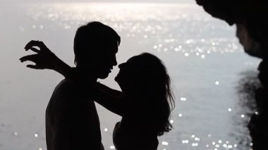 siluet çift öpüşme