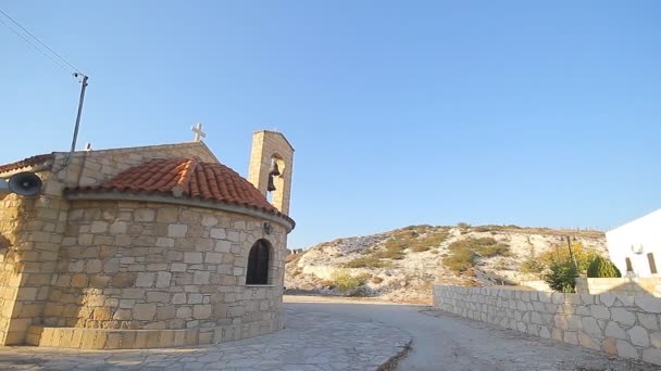 Pequeña iglesia bizantina antigua escénica — Vídeo de stock