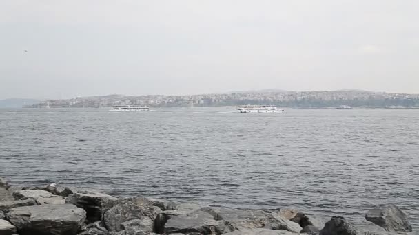 Panoráma a város Isztambul és Bosfor November 10-én, 2012. Isztambul Törökország, alkotó az országok hajózási kulturális és történelmi központjában, a legnagyobb városa. — Stock videók