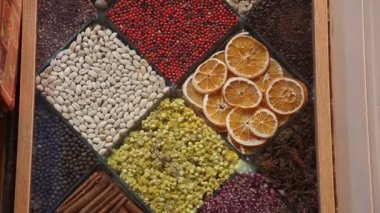 Görüntü Kuruyemiş yelpazesi sunan pazarının