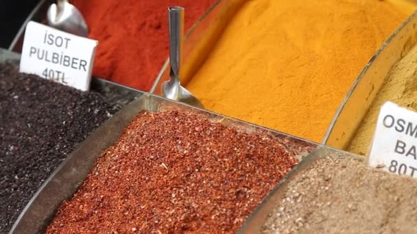 Čaje a koření v spice bazaar — Stock video