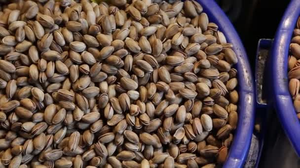 Nuts on a oriental bazaar in Istanbul — Stock Video