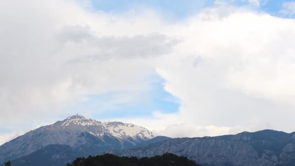 Panoramic view of snow mountains before storm. Turkey, Central Taurus Mountains — Stock Video