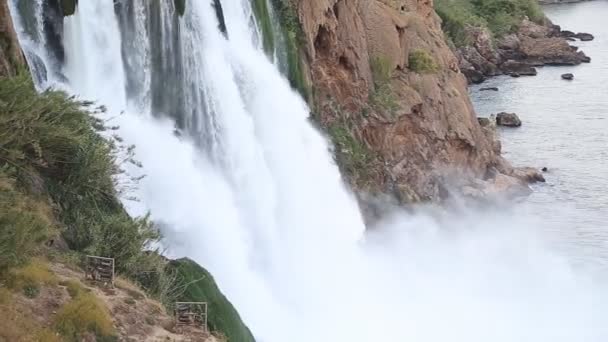 Vodopád Duden na Antalya, Turecko - příroda cestování pozadí — Stock video