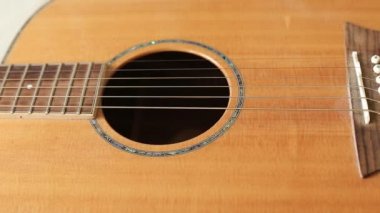 Klasik akustik gitar