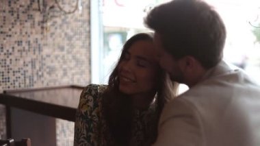 Mutlu çift coffee shop
