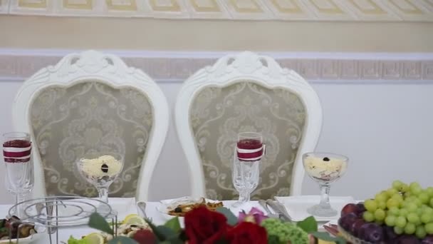 La elegante mesa de la boda — Vídeo de stock