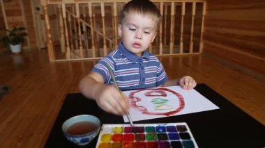 küçük çocuk boyalar