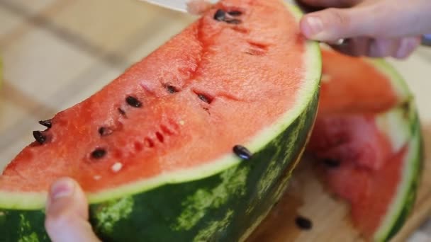 Skivor av vattenmelon — Stockvideo