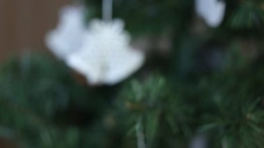 Asılı beyaz Noel baubles