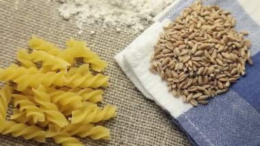 Makarna, un ve buğday döndürmek