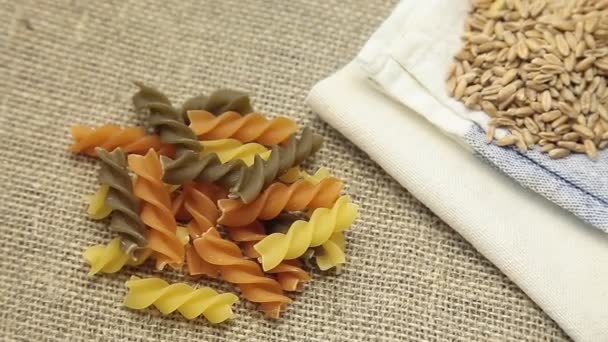 Ruotare Pasta, farina e grano — Video Stock