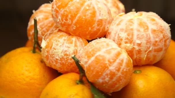 Rotating Tangerines with leaves — Stock Video