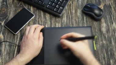 Dijital tablet timelapse kullanarak grafik tasarımcı