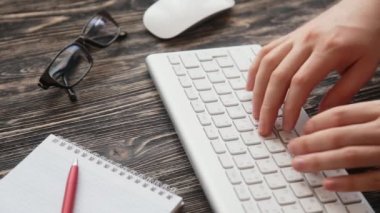 Ofis işyeri ahşap masa