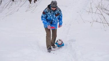 Köpek oyuncak alma