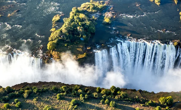 Victoria Falls och omgivande område i nationalparken — Stockfoto