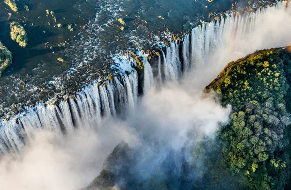 Victoria Falls och omgivande område i nationalparken — Stockfoto