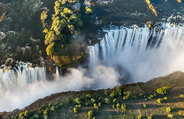 Victoria Falls och omgivande område i nationalparken — Stockfoto