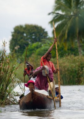 İnsanlar giriş kapısı