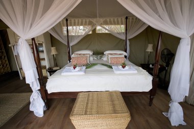 Yatak odası iç pencere ile