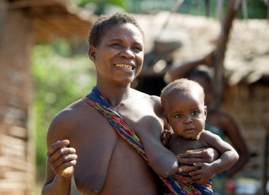 Afrikalı kadın çocuk ile