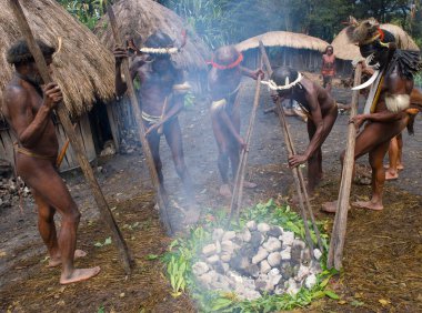 Dani kabileleri erkeklerden