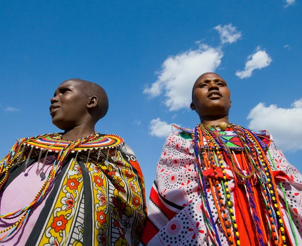 Pueblo masai con joyas tradicionales — Foto de Stock