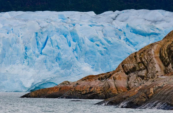 蓝色的冰川的冰 — 图库照片