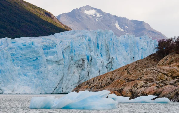 Blå ices av glaciären — Stockfoto