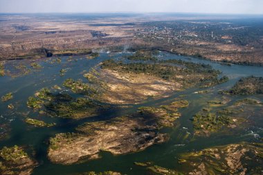 Victoria falls su dünyanın en büyük perde olduğunu.