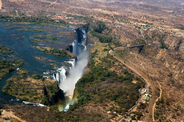 Victoria Falls. Una visione generale di un arcobaleno — Foto Stock